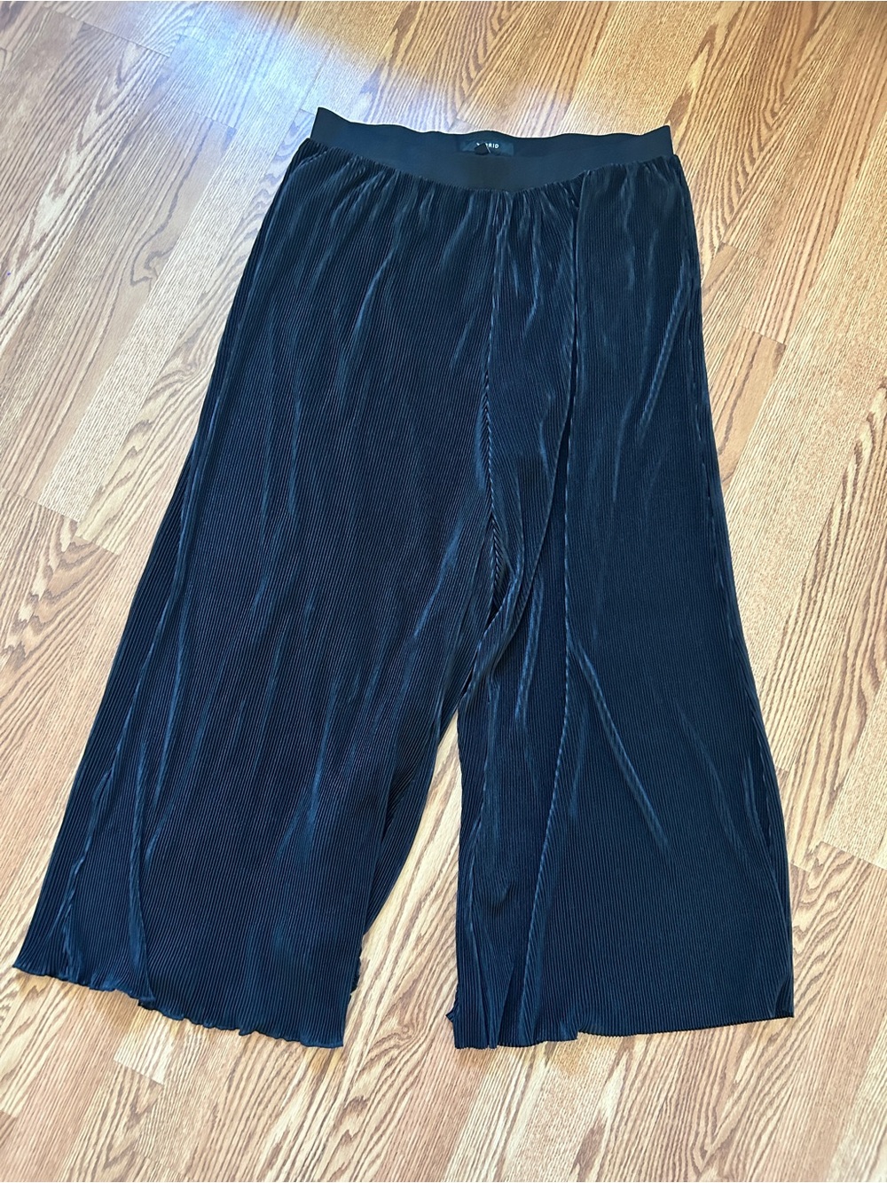 Torrid Black Wide-Leg Pleated Pants